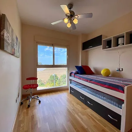 A&n Spacious With Pool & Parking Apartment *